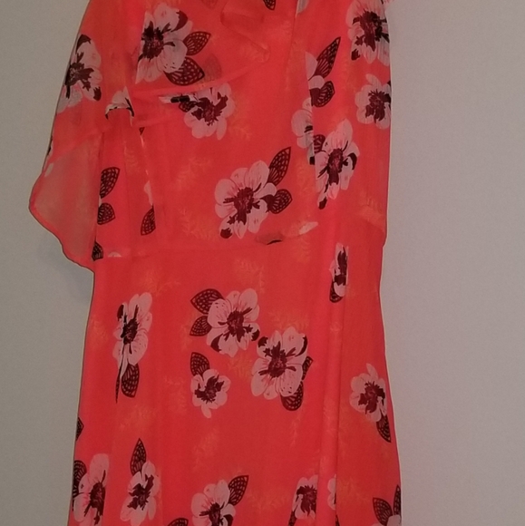 Express Asymmetrical Sleeve Coral Floral Print - Picture 6 of 7
